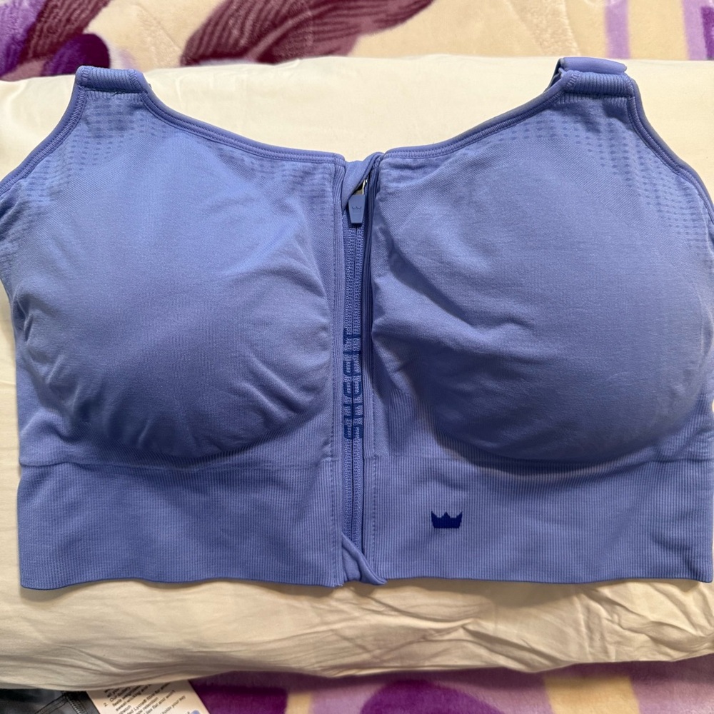 SHEFIT Front-Zip Low Impact Support Sports Bra in Periwinkle Size 6 Luxe Sports